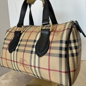Authentic Burberry Boston Medium Bag.